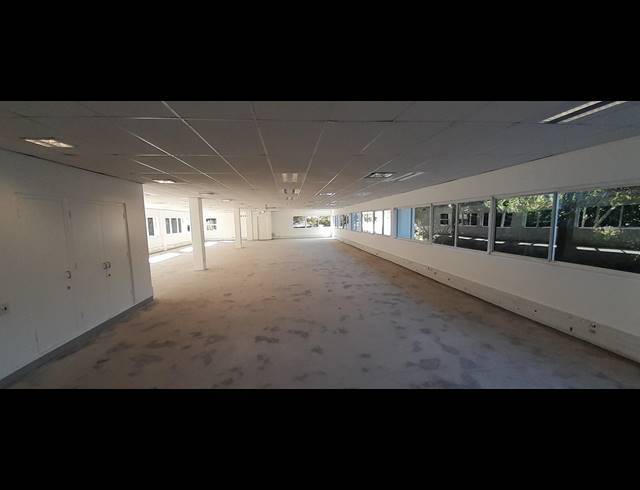 287M² OFFICE TO LET IN LA LUCIA RIDGE